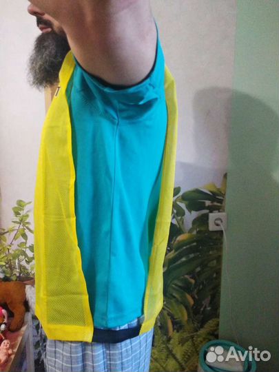 Футбольные накидки и гетры