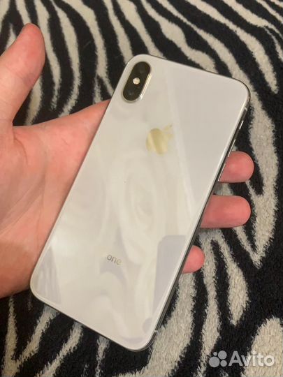 iPhone X, 64 ГБ