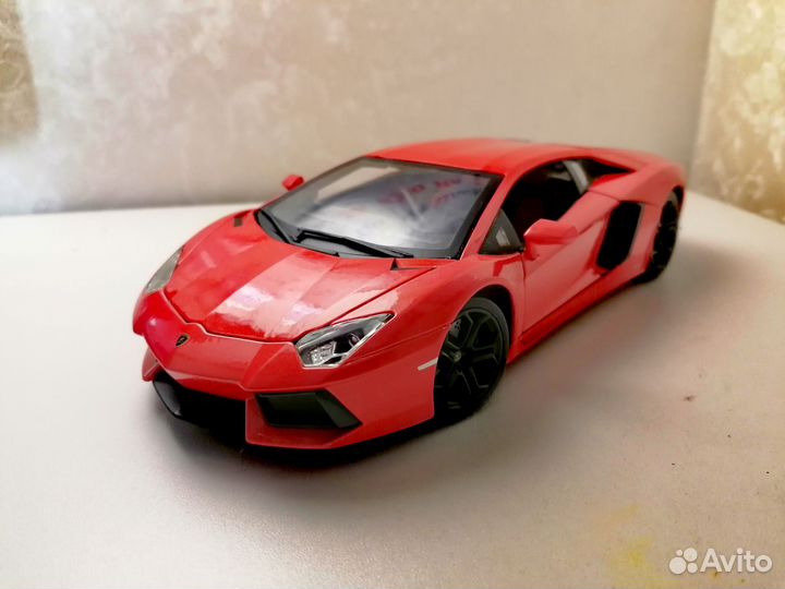 Lamborghini aventador LP700-4 Burago 1:18