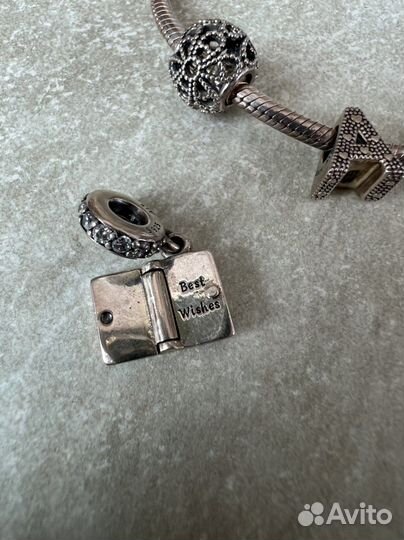 Браслет с шармами