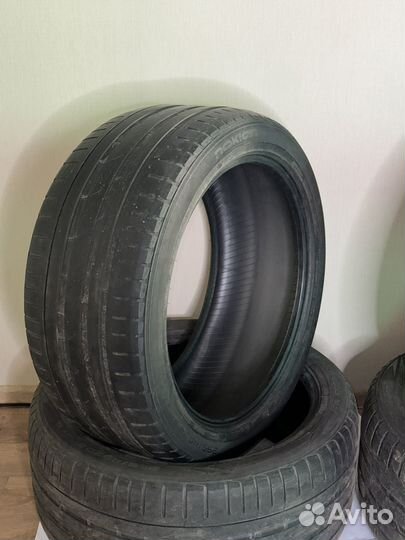 Nokian Tyres Hakka Black SUV 295/40 R21