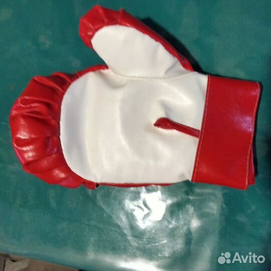 Боксерские перчатки детские от 8 до 15лет б/у