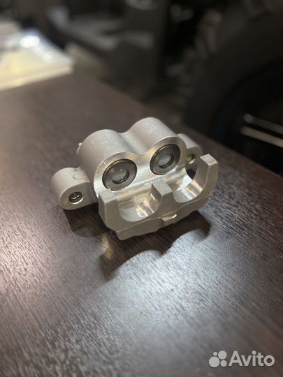 2502-030 Тормозной супорт правый WC X