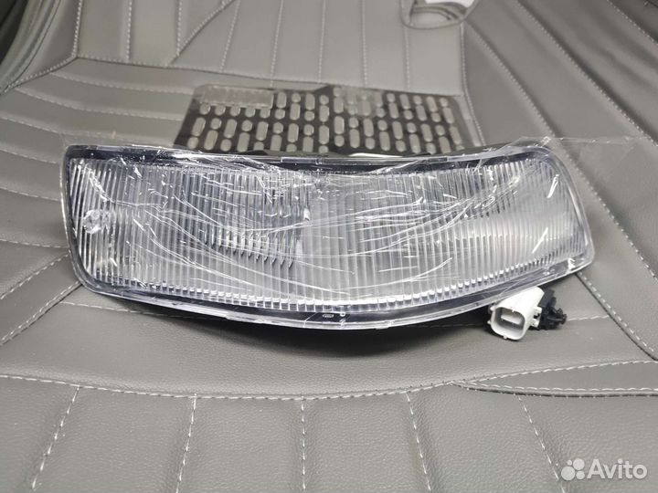 Противотуманки на бампере camry40