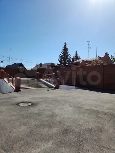 Дом 400 м² на участке 12 сот.