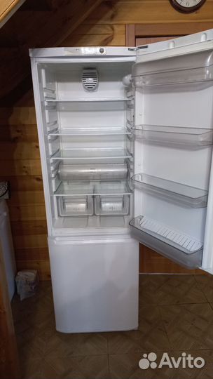 Холодильник Hotpoint Ariston бу