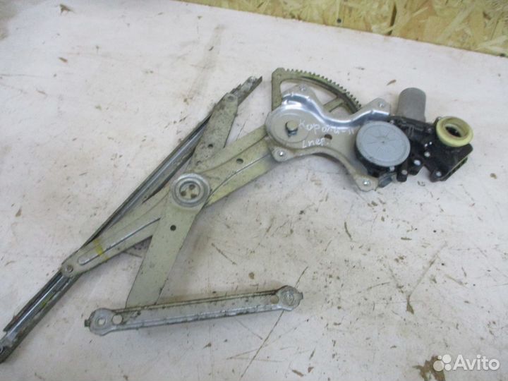 Стеклоподъемник двери Тойота Королла 150