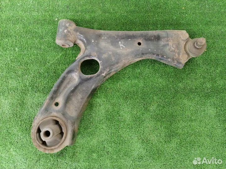 Рычаг подвески нижний передний правый Chevrolet