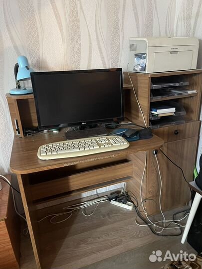 Компьютерный стол