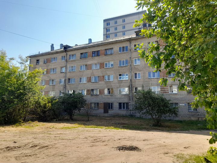 Комната 11 м² в 9-к., 2/5 эт.