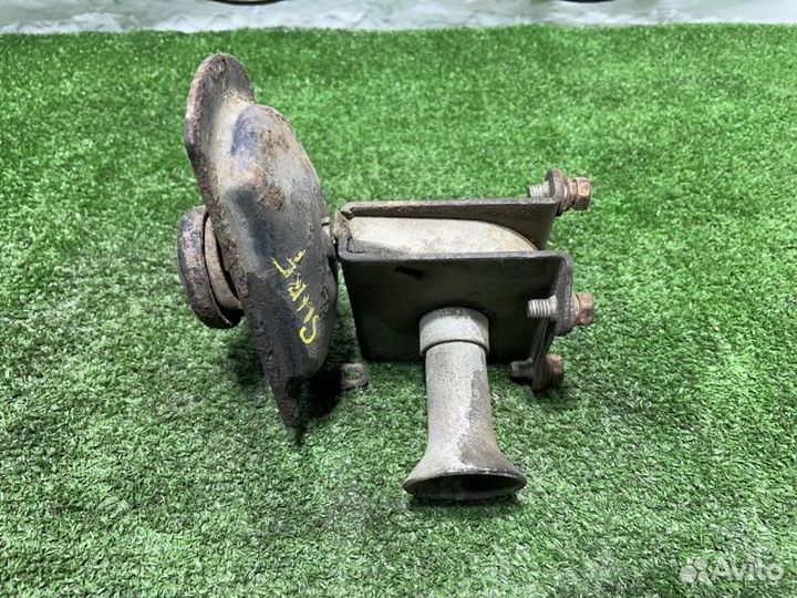 Крепление запасного колеса Toyota Hilux Surf