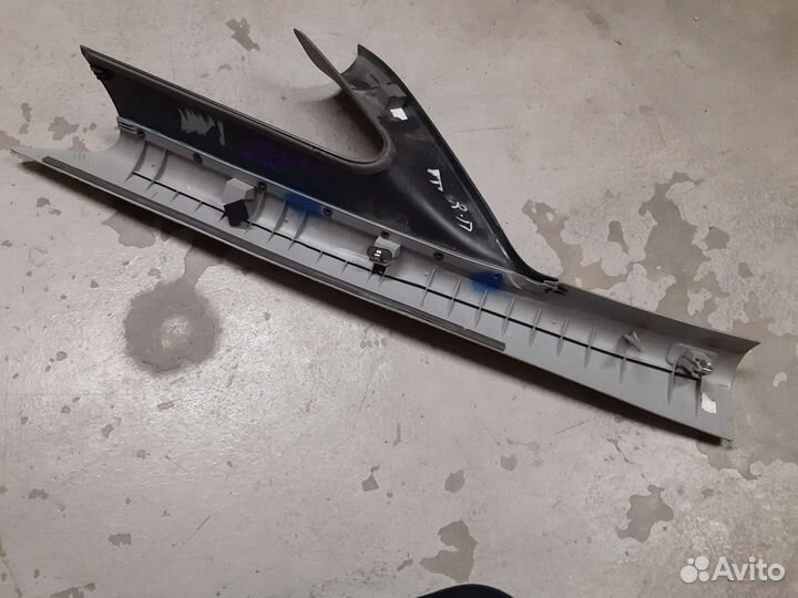 Обшивка стойки передняя правая Opel Zafira B