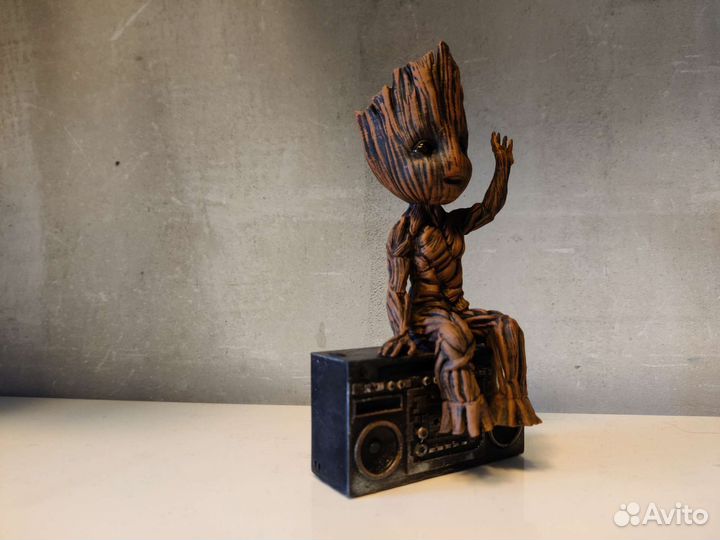 Фигурка малыш Грут Groot Pot на магнитофоне