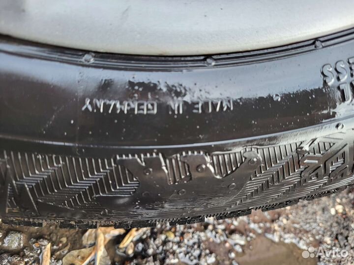 R16 Gislaved Nord Frost 200 225/55, PCD 5x120 DIA 38