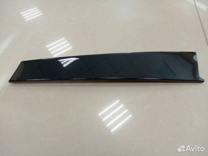 Молдинг двери передний правый Kia Stinger седан
