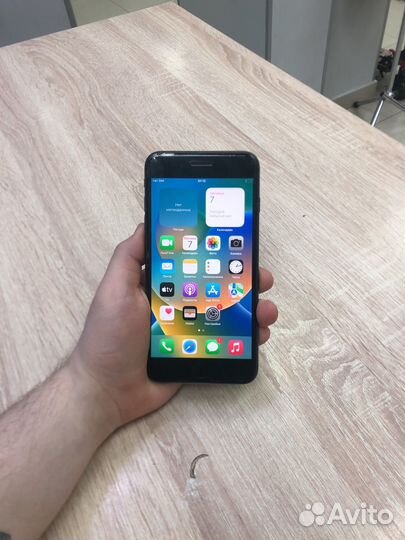 iPhone 8 Plus, 64 ГБ