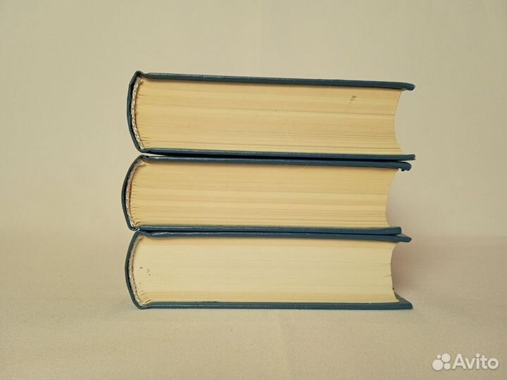 Книги Вольтер в трёх томах