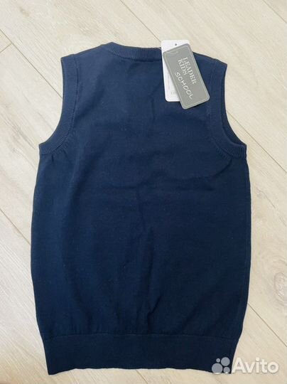 Новый школьный жилет для девочки 128 р-р