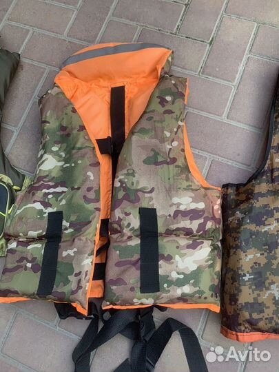 Спасательный жилет бу три штуки