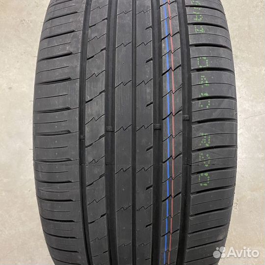 Tracmax X-Privilo RS01+ 305/40 R20 112Y