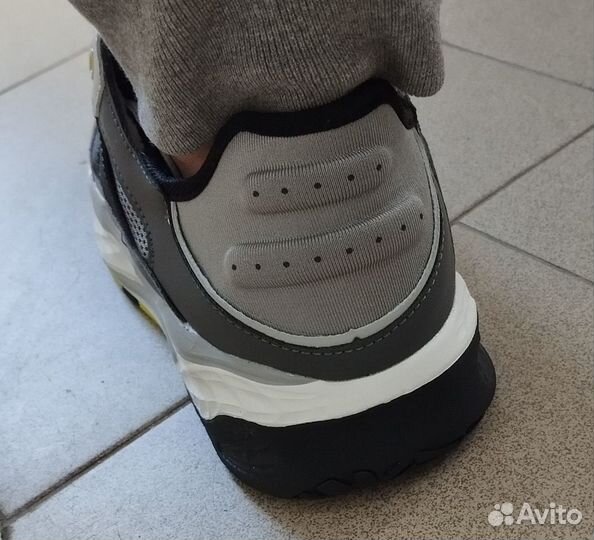 Adidas мужские кроссовки