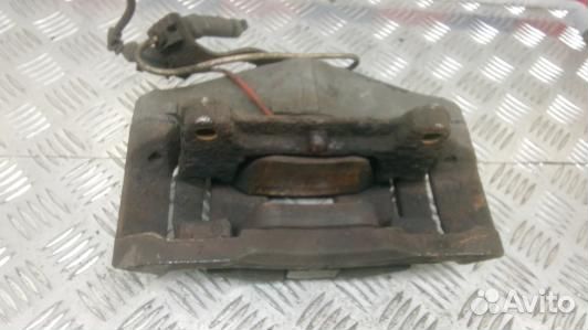 Суппорт тормозной передний правый audi A8 D3 (3NS1