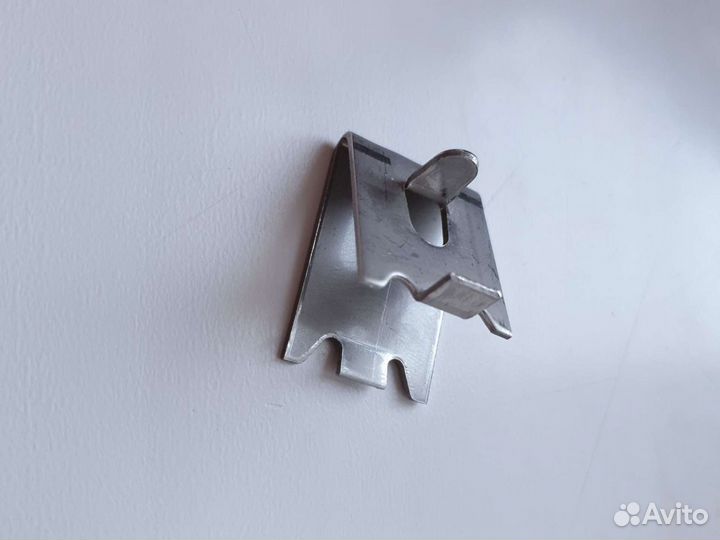 Кронштейн полки холодильника