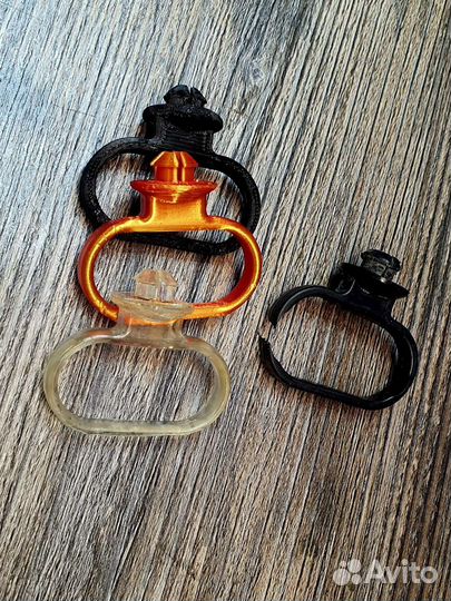 Крепление троса спидометра ZZR