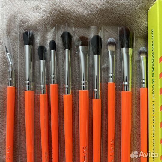 Набор из 10 кистей для макияжа suva новый