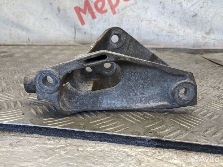 Кронштейн опоры кпп Opel Antara 2013