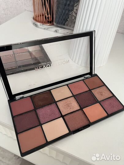 Палитра теней Revolution