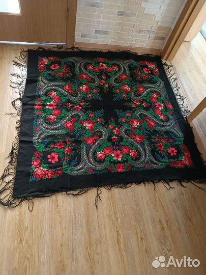 Платок Павлопосадский шерстянной 