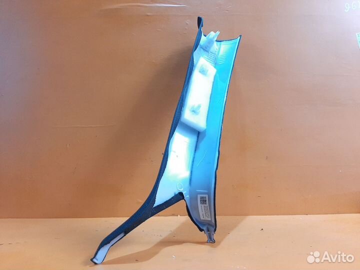 Обшивка стойки передняя правая Audi A5 2 F5