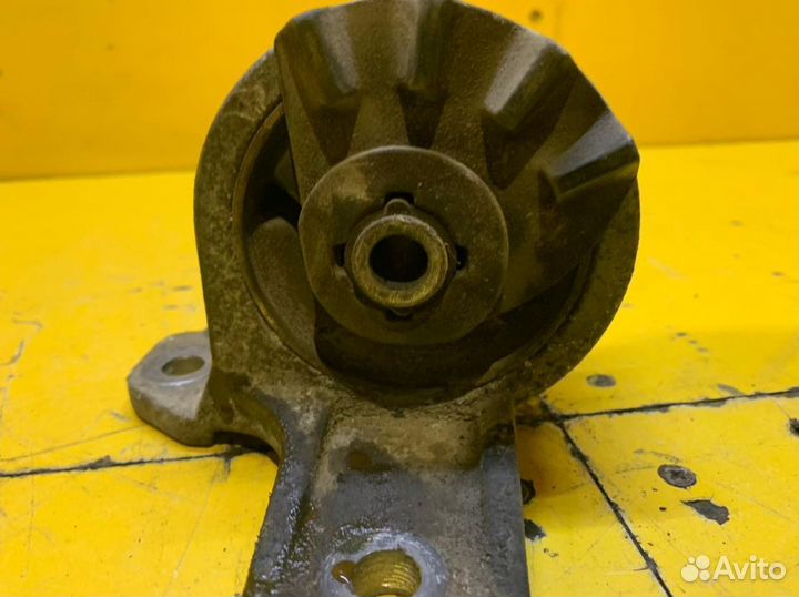 Подушка двигателя левая Chery Fora 2006–2010