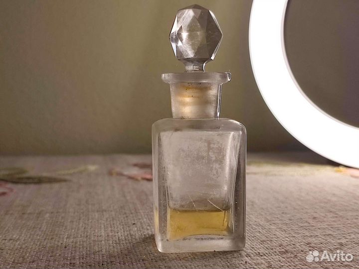 Флакон с крышкой раскопок Königsberga