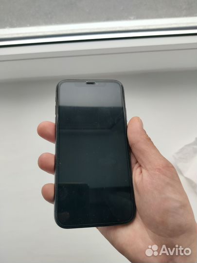 Телефон iPhone 11