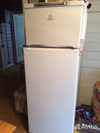 Холодильник indesit