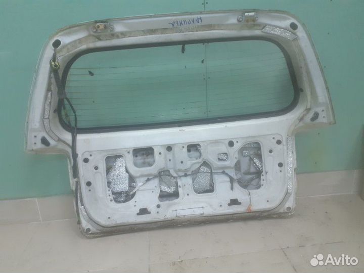 Крышка багажника задняя Toyota Caldina