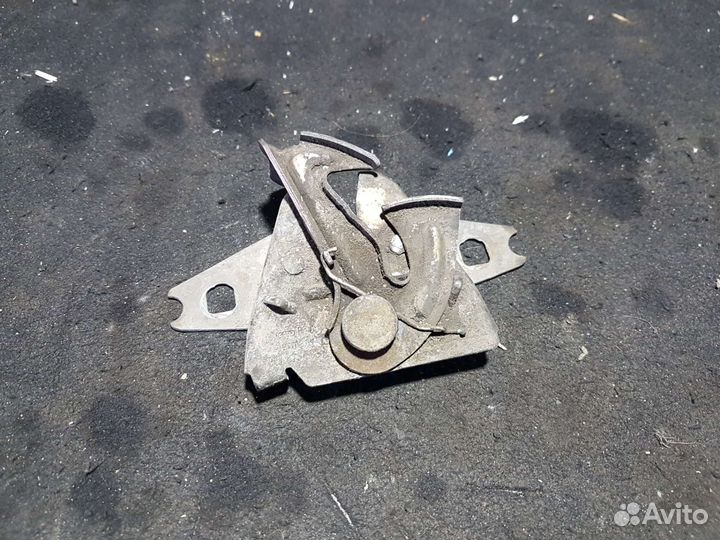 Замок капота Volkswagen Passat B3