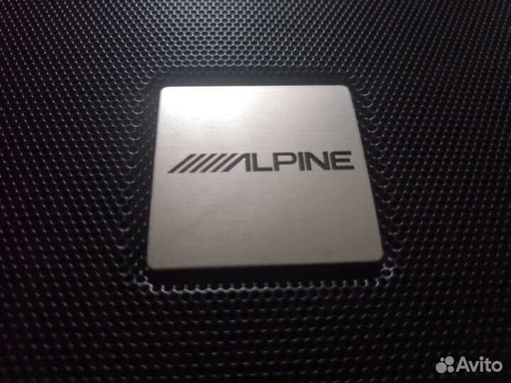 Сабвуфер активный под сидушку Alpine