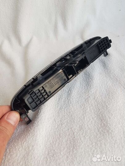 Консоль Peugeot 308