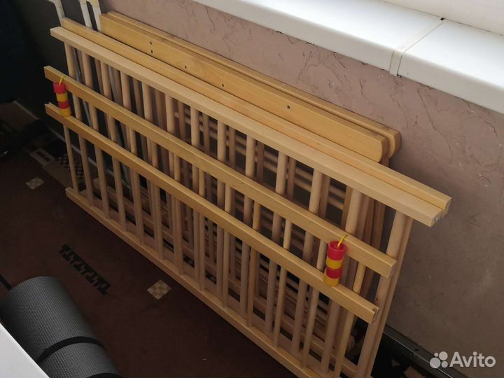 Детская кроватка с матрасом