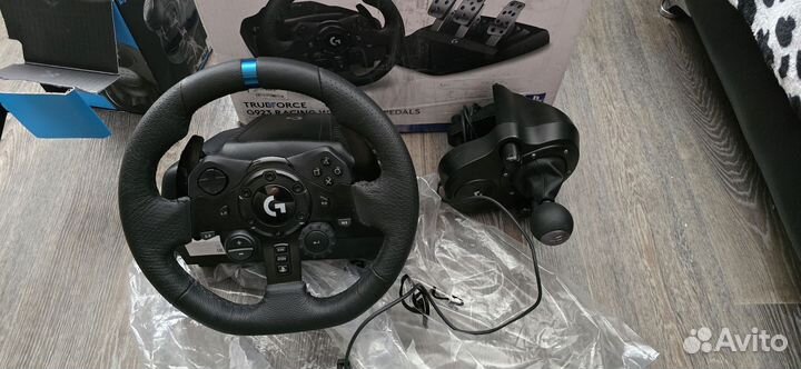 Игровой руль с педалями и коробкой передач