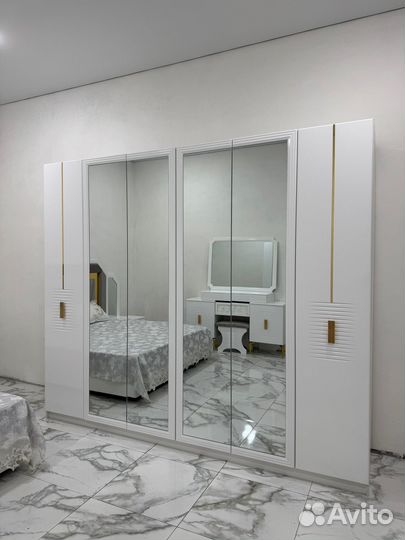 Спальный гарнитур