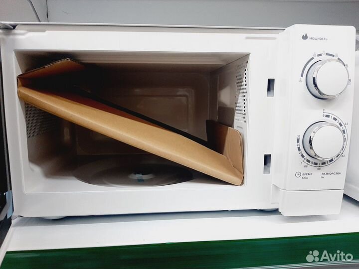 Микроволновая печь StarWind 700Вт Новая