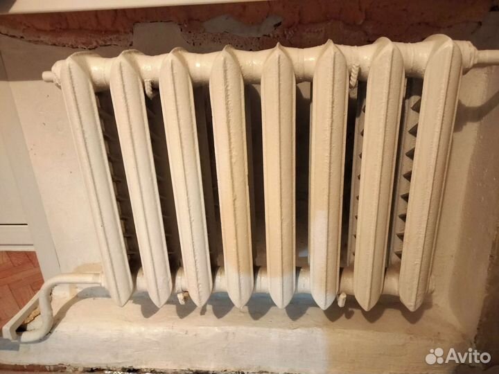 Продам чугунные батареи