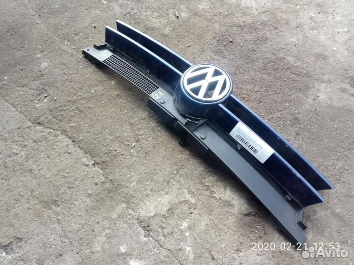 Решетка радиатора для Volkswagen Golf 4 1J0853651H