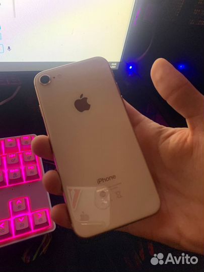 iPhone 8, 64 ГБ