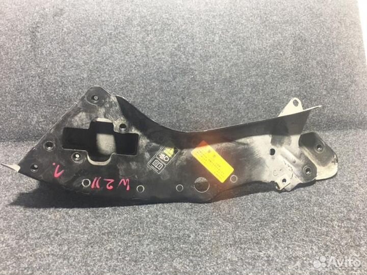 Кронштейн фар левый Mercedes-Benz W211 E-Class 20