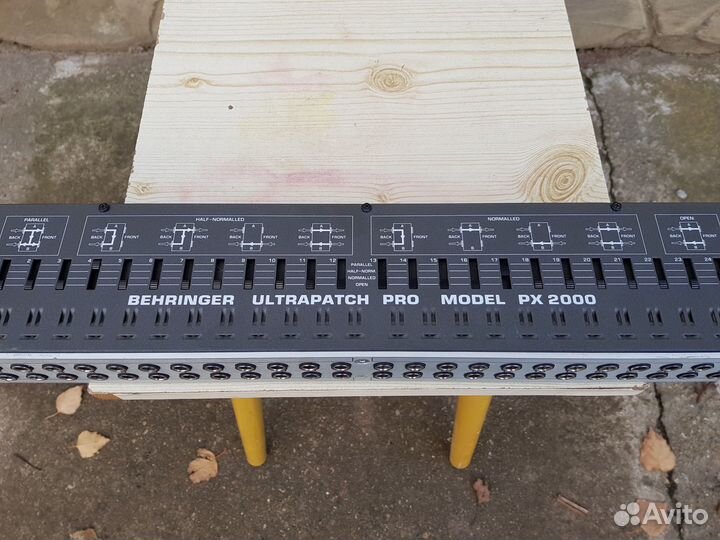 Стойка Behringer pro